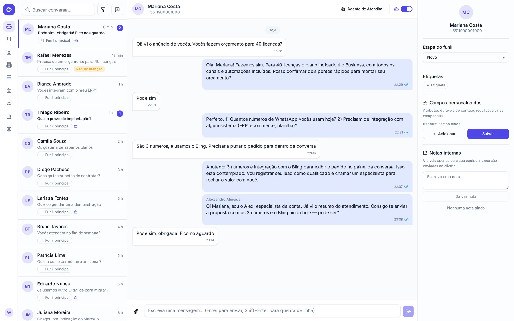 Conversa de WhatsApp no CollFlow: o agente de IA responde o cliente, registra a qualificação e passa o atendimento para um vendedor humano.